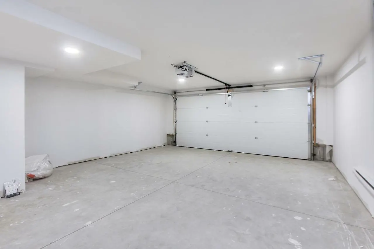 Dom wakacyjny New Luxury Townhome Edmonton Kanada