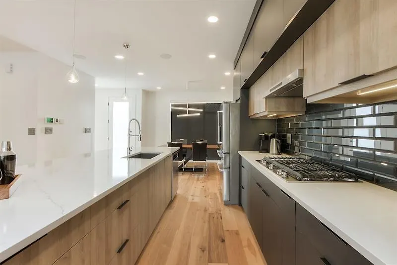 New Luxury Townhome 에드먼턴 0*,