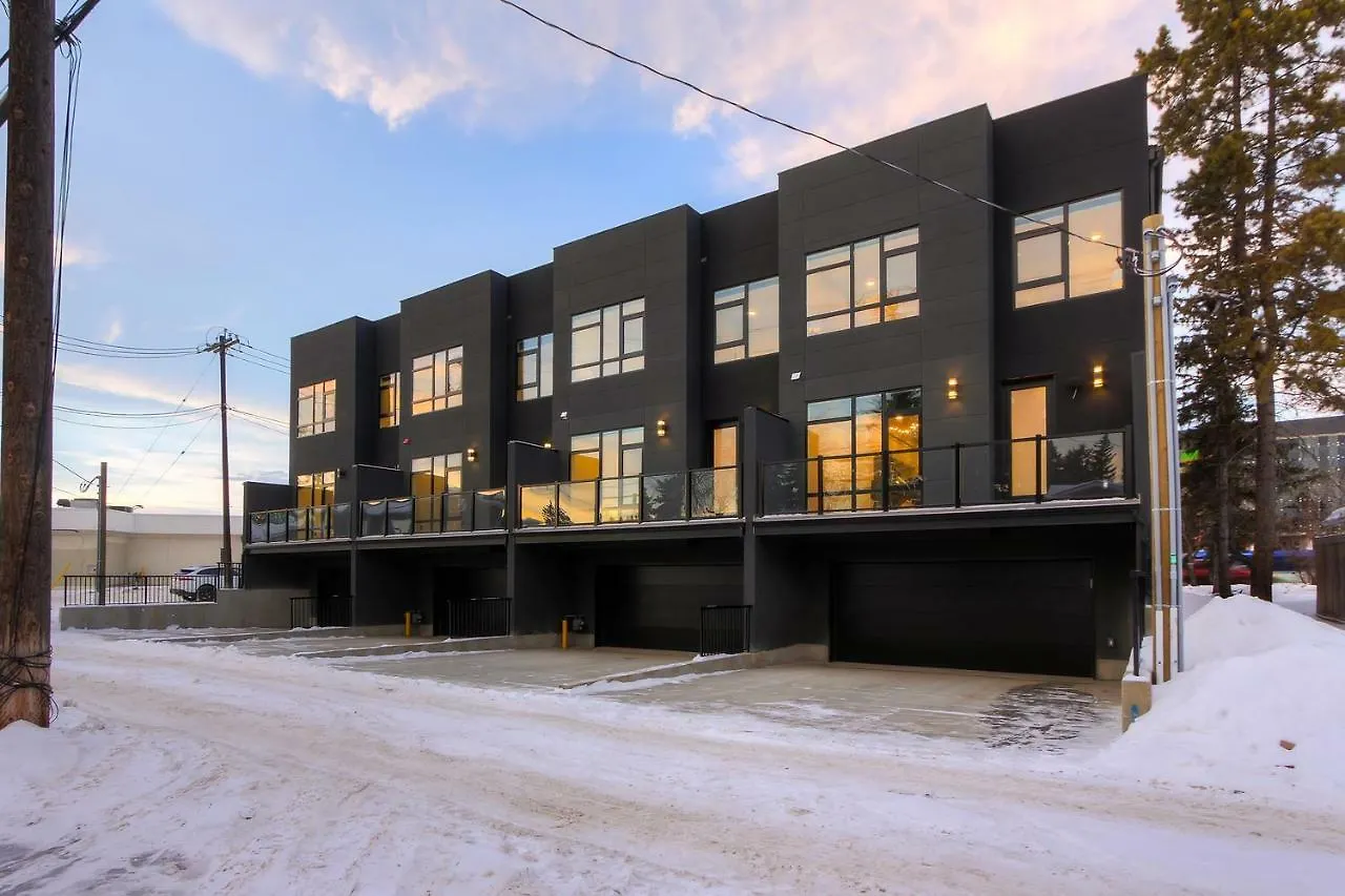 펜션 New Luxury Townhome 에드먼턴 캐나다