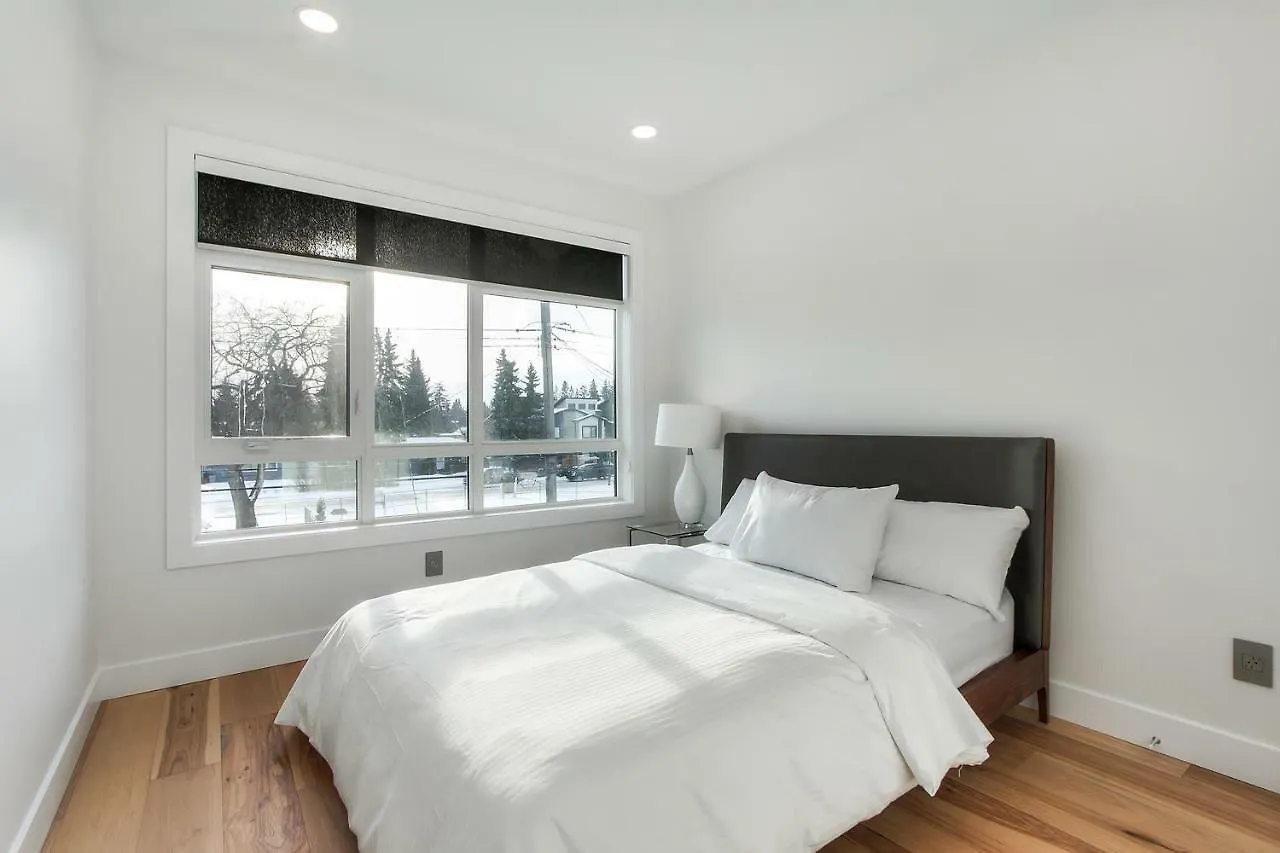 New Luxury Townhome 에드먼턴